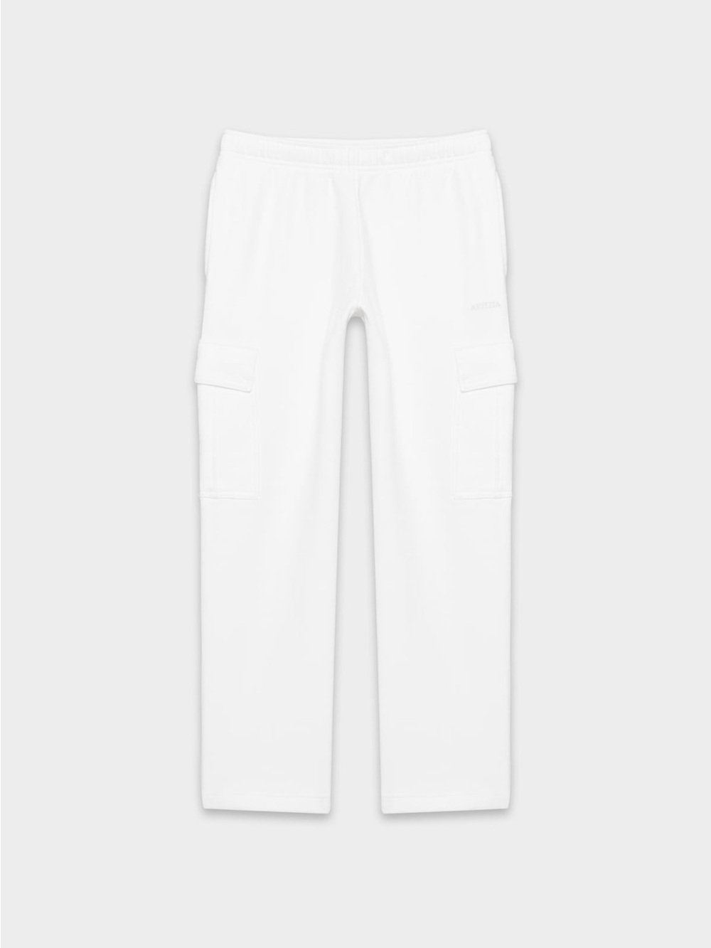Aritzia
Cozy Sweatfleece Mega Cargo™ Sweatpant in white